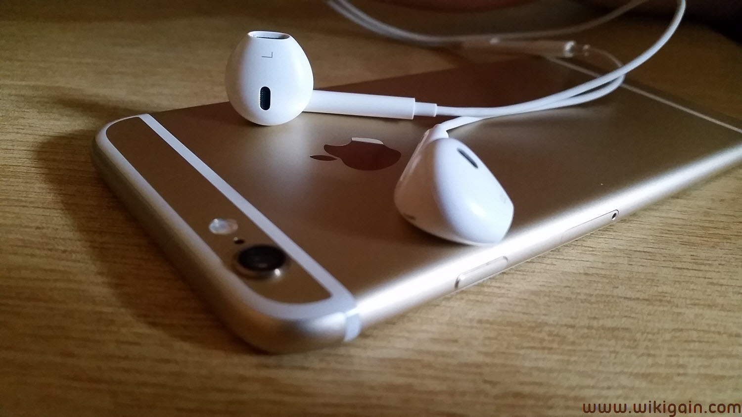 How to Control iPhone with HeadPhone