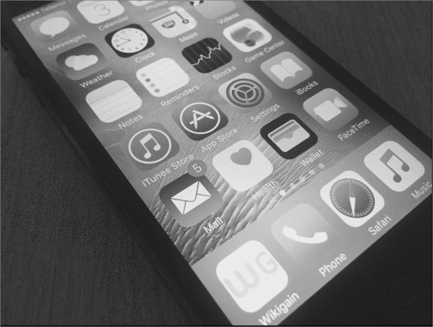 How To Change IOS Devices Screen Color To Black And White 